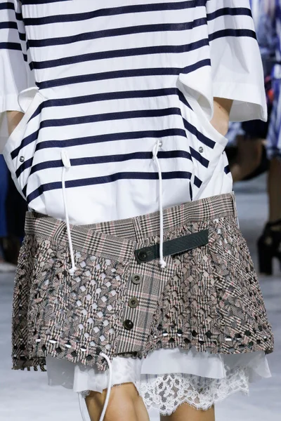 Look 19